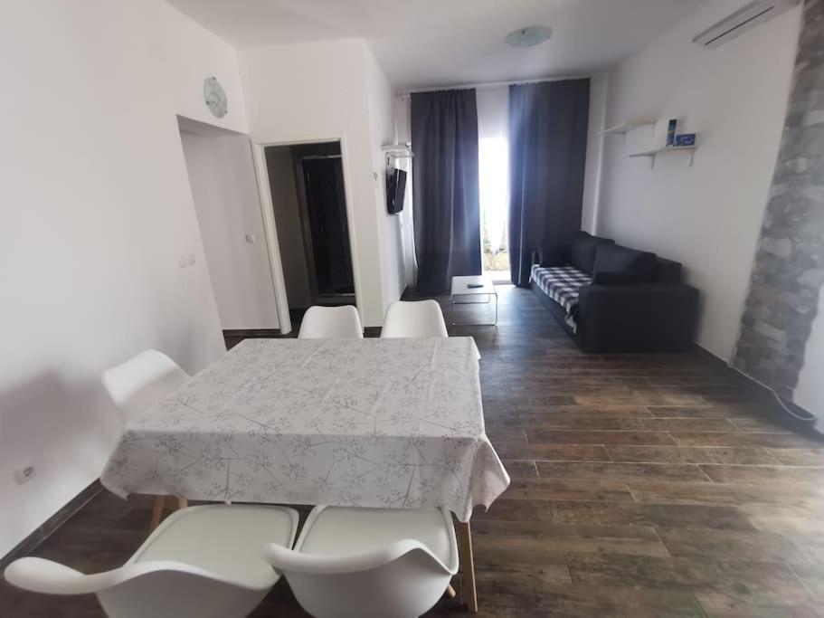 Apartmani Viktorija Fažana Dış mekan fotoğraf